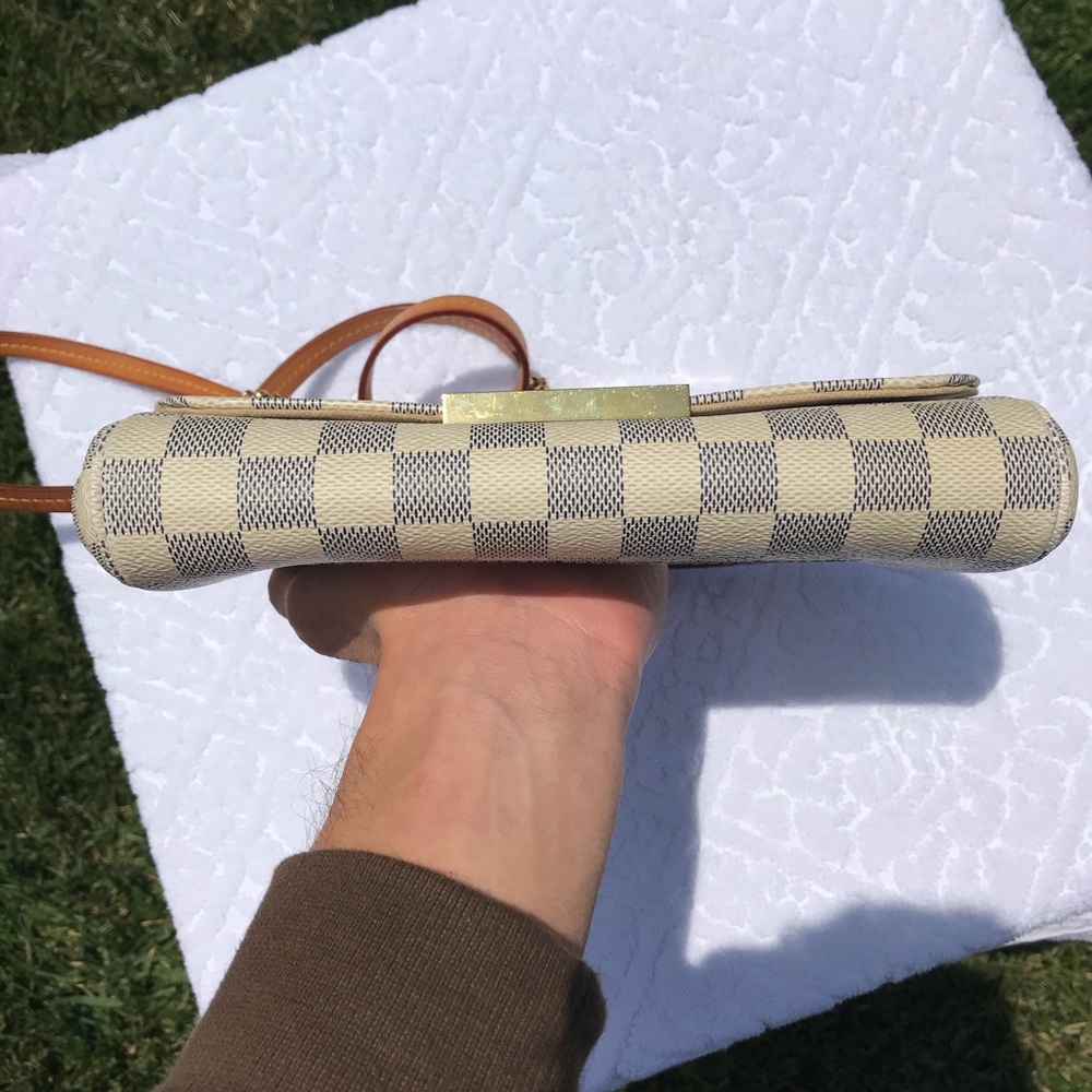 Sold! Louis Vuitton Favorite Damier Azur Crossbody - Picture 5 of 8